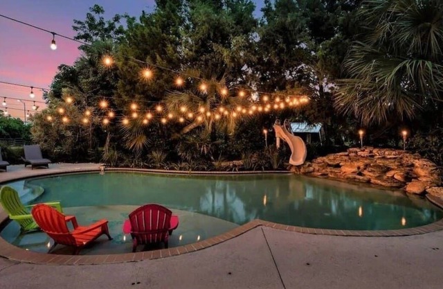 Sleeps 15 - Hidden Bleu Tropical Mansion