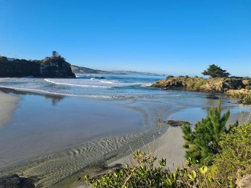 Sleeps 3 to 4 - - 200m from beach