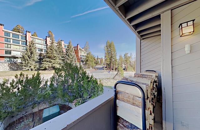 Slopeside Deluxe 2 Bedroom Condo with Free Parking, Spa, Free Gondola (Sierra Megeve 25) by RedAwning