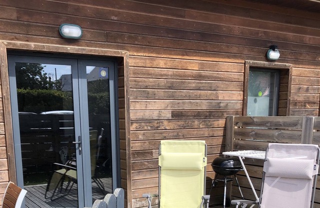 Small chalet 4 people 300 m from the page and shops