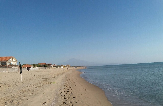 Small house with garden 100 meters from the sea