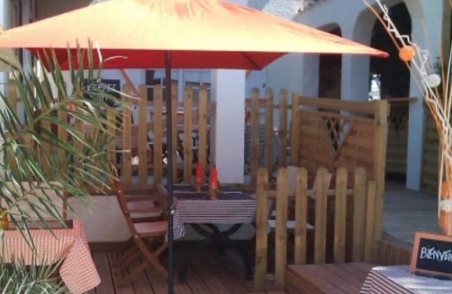 Small studette with garden view