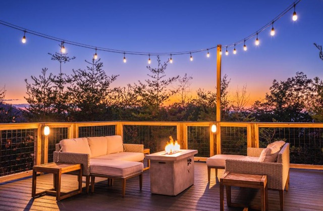 Smoky Mountain Summit, Amazing Mountain Views, 560 FREE tickets each paid day!