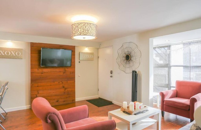 Smooth & Vivid Downtown Condo