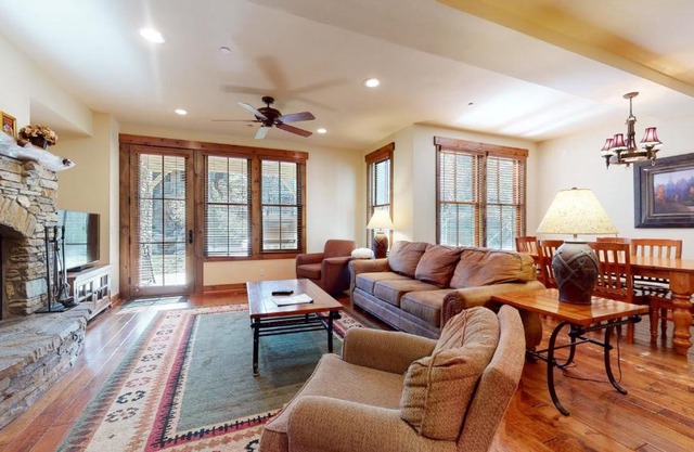 Snowcreek VI The Lodges #1133 condo