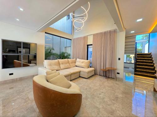 Sobrado 3 quartos 2 banheiros 10 min do centro