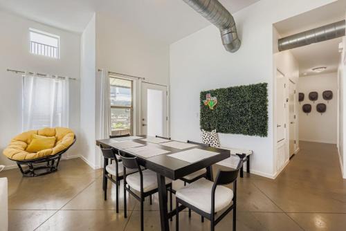 SoCo Haven - Sleeps 8 - Fast Wifi - plus EV charger