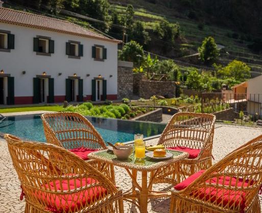 Solar dos Reis by An Island Apart