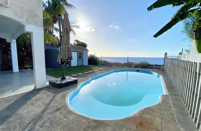 Solara West - 2-bedroom villa with Private Pool and Seafront