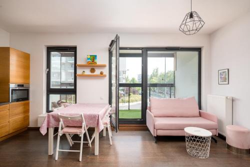 Solaris Voyage Apartment by BookingHost