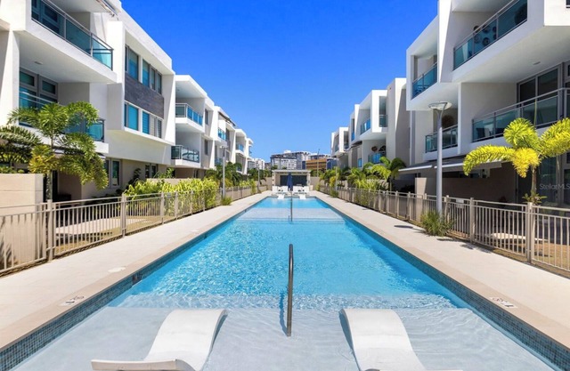 Solemare suite with pool & wifi
