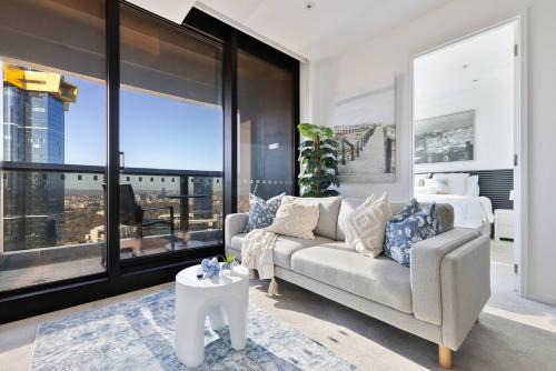 Solena - Riverside Comfort with Pools and Sky Lounge