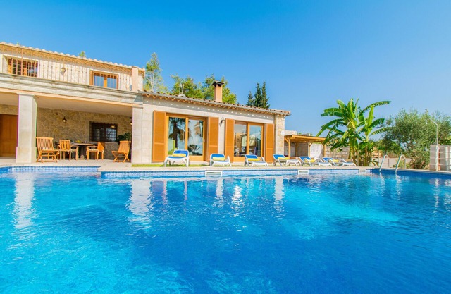 SOLLERICH Finca for 6 with pool in Inca