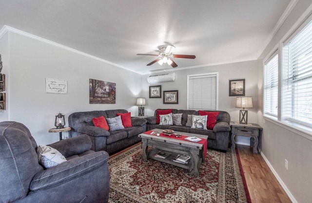 Songbird Haven Cozy Country Getaway