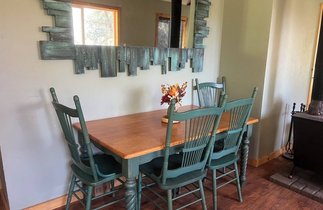 Soothing cabin with WiFi in charming Foresthill