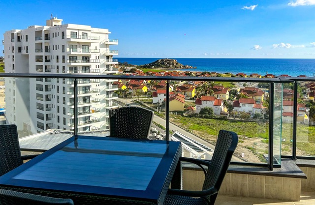 Sophia Pool 2-bdr Apartment with Seaview