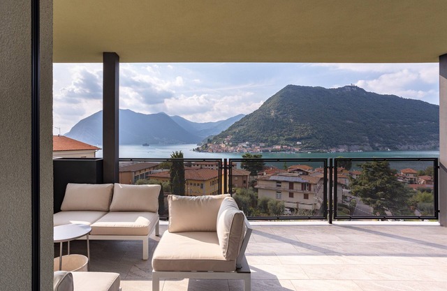 Sophisticated penthouse in the center of Sulzano to accommodate up to 6 adults