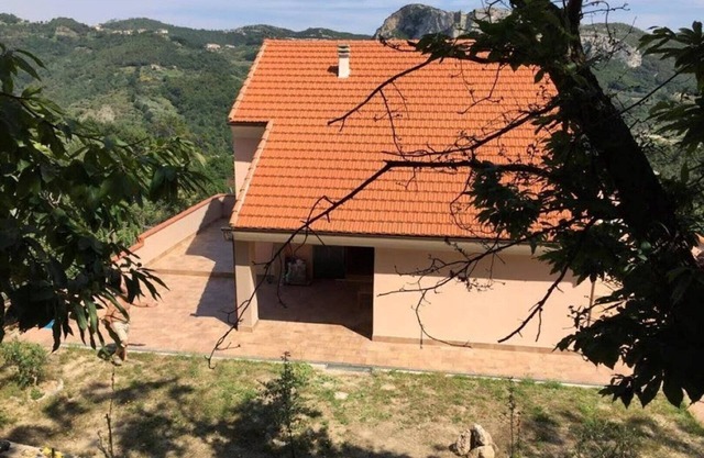 Sopra il Santuario, Feglino. Charming newly built villa