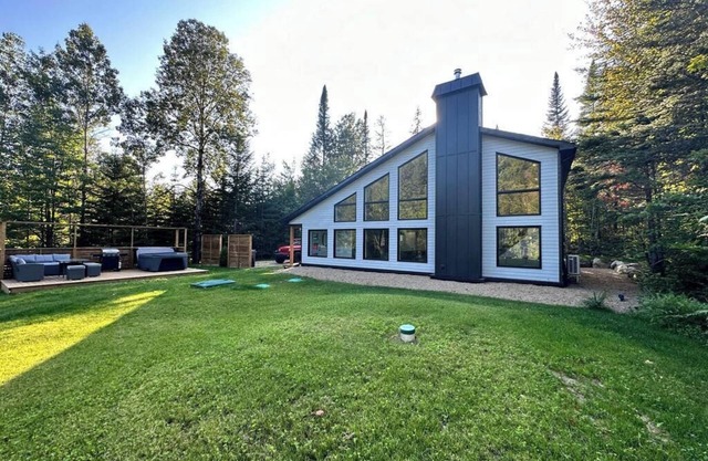 Spa, River, Pool Table - Chalet Ombre & Lumiere