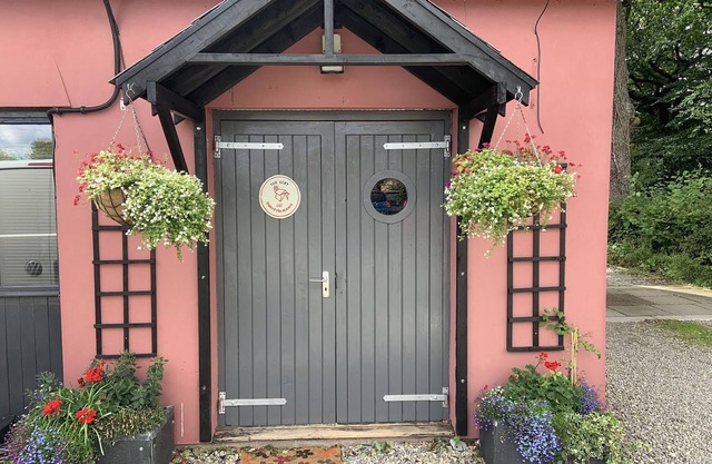 Spacious two bedroomed acccommodation in idyllic rural setting