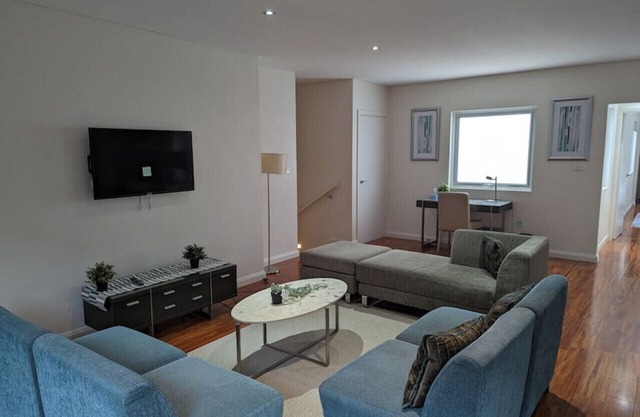 Spacious 2 bedroom apartment @Kingston Foreshore