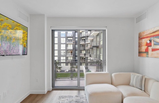 Spacious 2+bedroom apt in the prime location of Miami