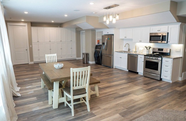 Spacious 2 bedroom basement apart w/theater room & outdoor patio in Springville