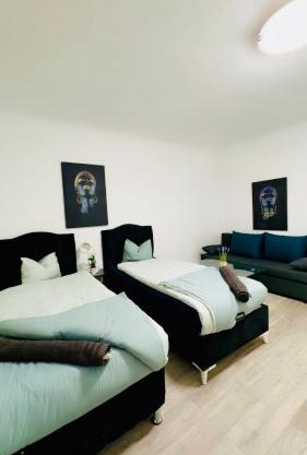 Spacious 2BR & 1LR Apt for 7P Peaceful Location
