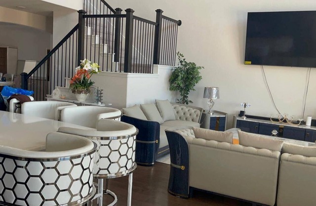 Spacious 2Br w/Fireplace - Sleeps 4 - Bbq - Lake