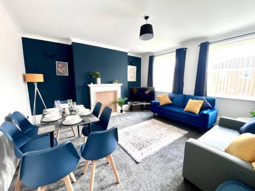 Spacious 3 Bdrm Close To Beach