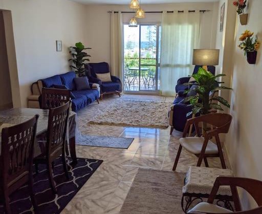 Spacious 3 bedroom apartment with a sea view.