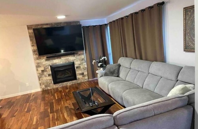 Spacious 3 Bedroom 2.5 Bath Minutes From Hospital