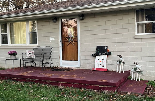 Spacious 3-Bedroom Retreat, Fully Handicap Accessible!