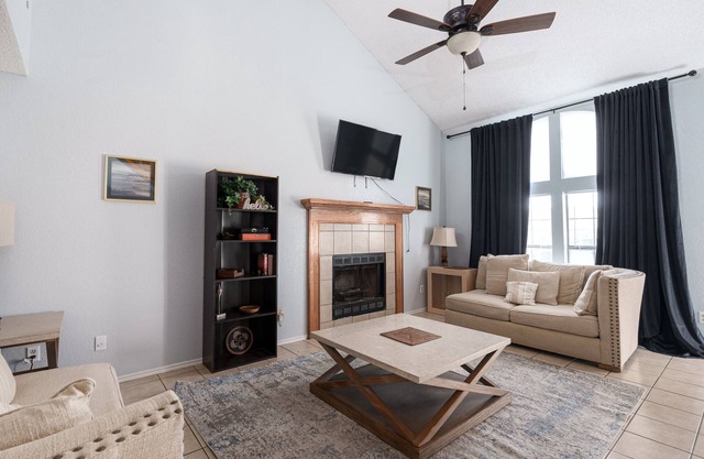 Spacious 3BR/2.5BA House with Serene Balcony Retreat - Your Perfect Getaway