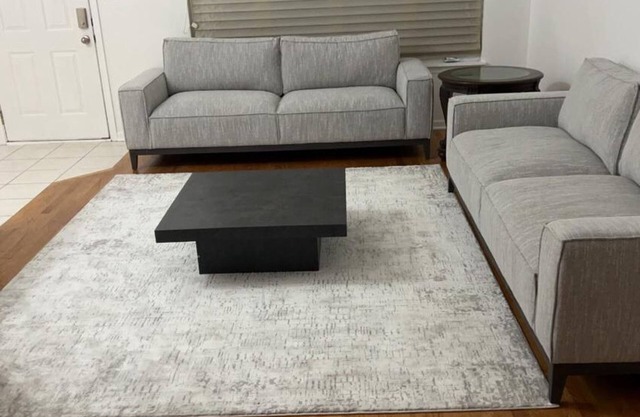 Spacious 4-bedroom house in fabulous Bridgeview with fitness room, WiFi