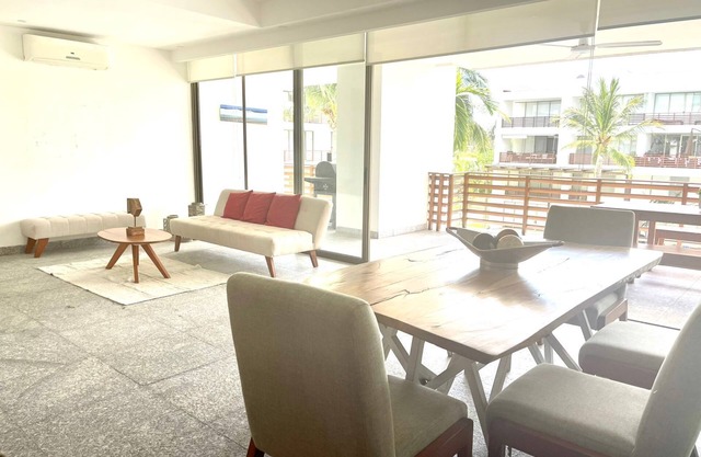 Spacious 4 BR Apt Acapulco Diamante w/Beach Club