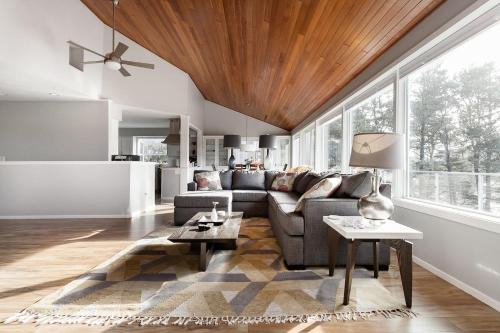 Spacious 4bd Beach House - Pet-friendly