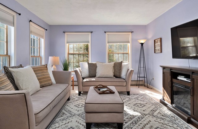 Spacious 4BR Central-Berkshires Home with POOL!