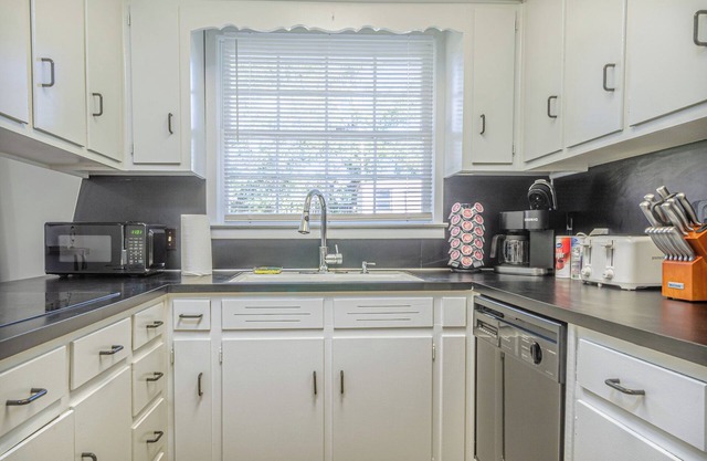 Spacious 4BR Columbus Home with GameRoom