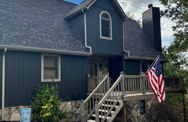 Spacious 5-bedroom house in lovely Mount Nebo with Hot Tub with lake views