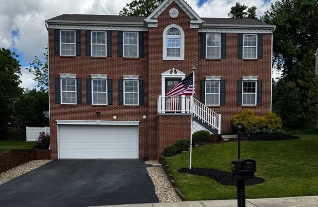 Spacious 5-bedroom house with WiFi, AC in fabulous Imperial