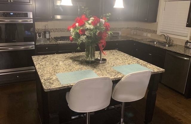 SPACIOUS 5 BESROOM 4 BATH HOME WITH MOVIE ROOM