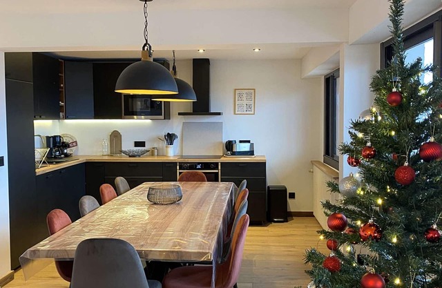 Spacious 5-room apt for 10 at L'Alpe d'Huez, near slopes and shops