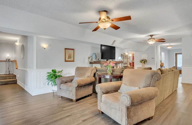 Spacious 9-bedroom house in charming Canton with AC, WiFi