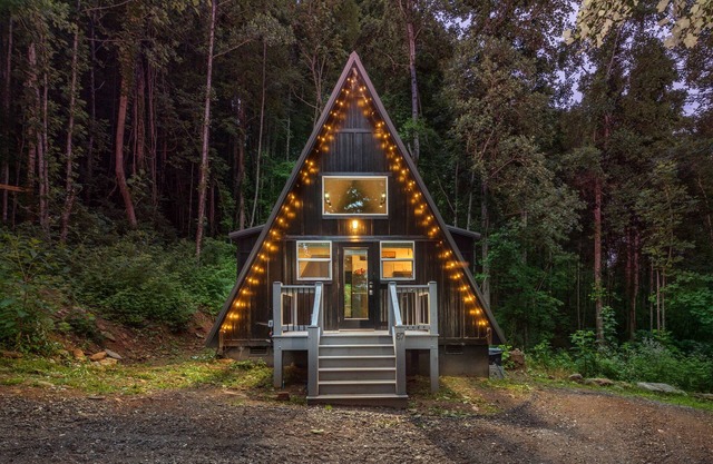 Spacious A-Frame with Loft near Downtown