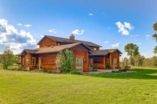 Spacious Afton Home Patio, Grill and Mountain Views