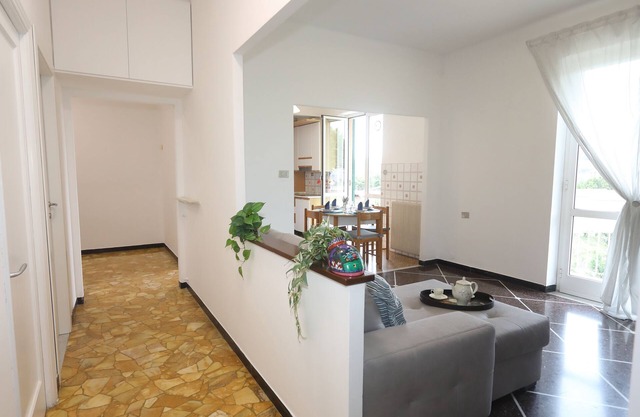 Spacious and bright apartment in Liguria just 3 minutes from the sea