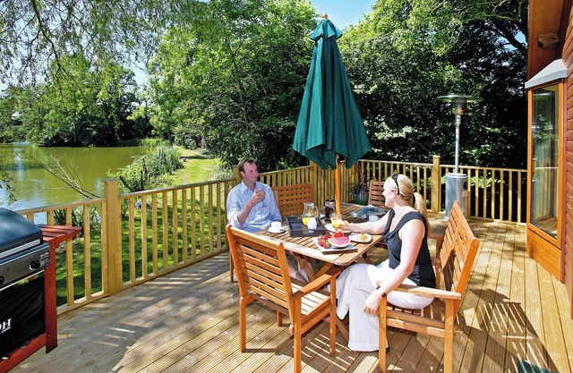 Spacious and contemporary lodge with one king size double with ensuite shower and one twin.