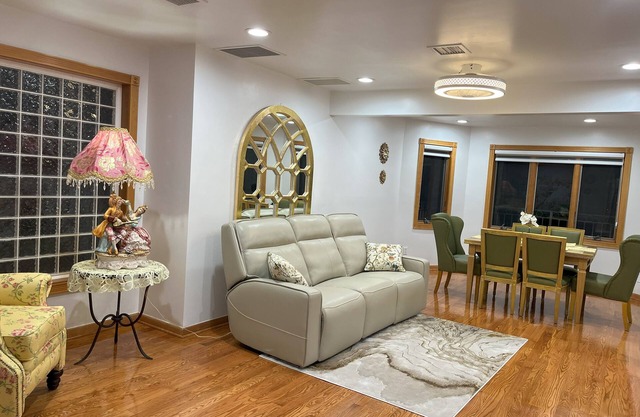 Spacious and Elegant apartment on second floor with all the amenities.