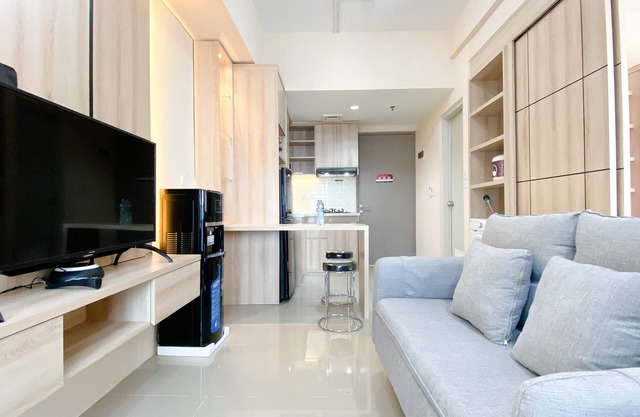 Spacious And Homey 1Br Vasanta Innopark Apartment